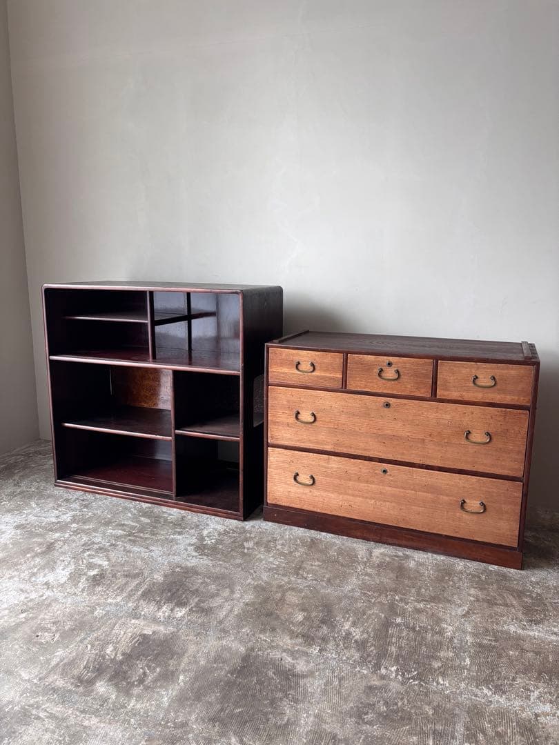 水屋箪笥　茶箪笥　和箪笥　食器棚　本棚　ディスプレイ棚　収納棚　箪笥　什器　和室