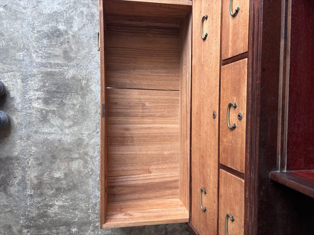 水屋箪笥　茶箪笥　和箪笥　食器棚　本棚　ディスプレイ棚　収納棚　箪笥　什器　和室