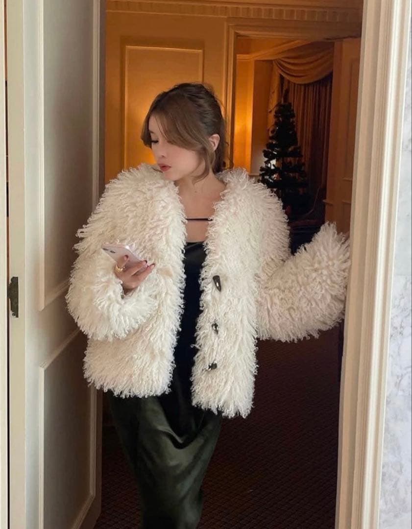 THETOE white far coat ファーコート Mサイズ