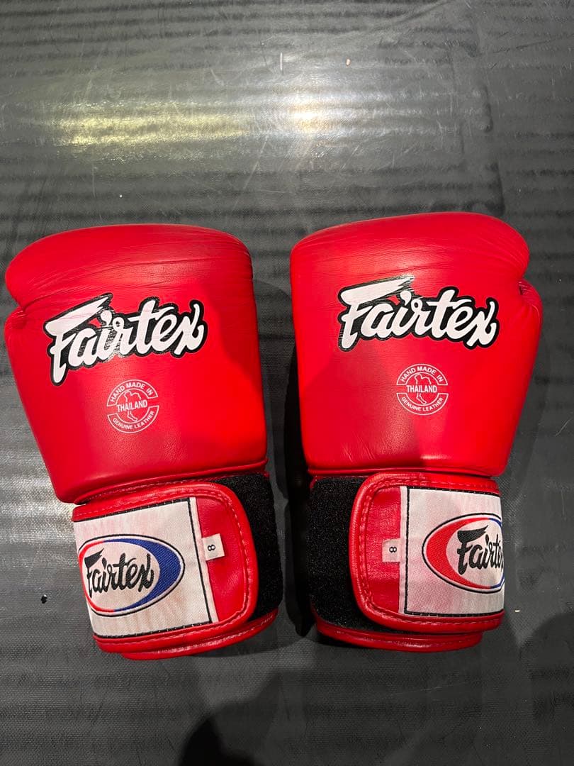 [値下済]Fairtex ボクシンググローブ 8oz レッド
