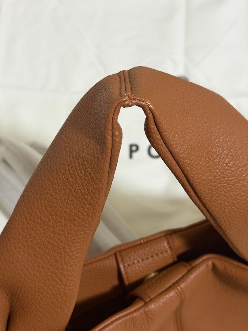 ポレーヌ　ショルダーバック