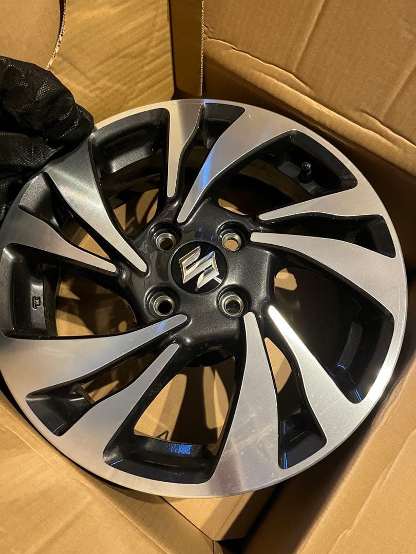 ソリオ　バンディット　スズキ 15インチホイール シルバー/ブラック　４本セット