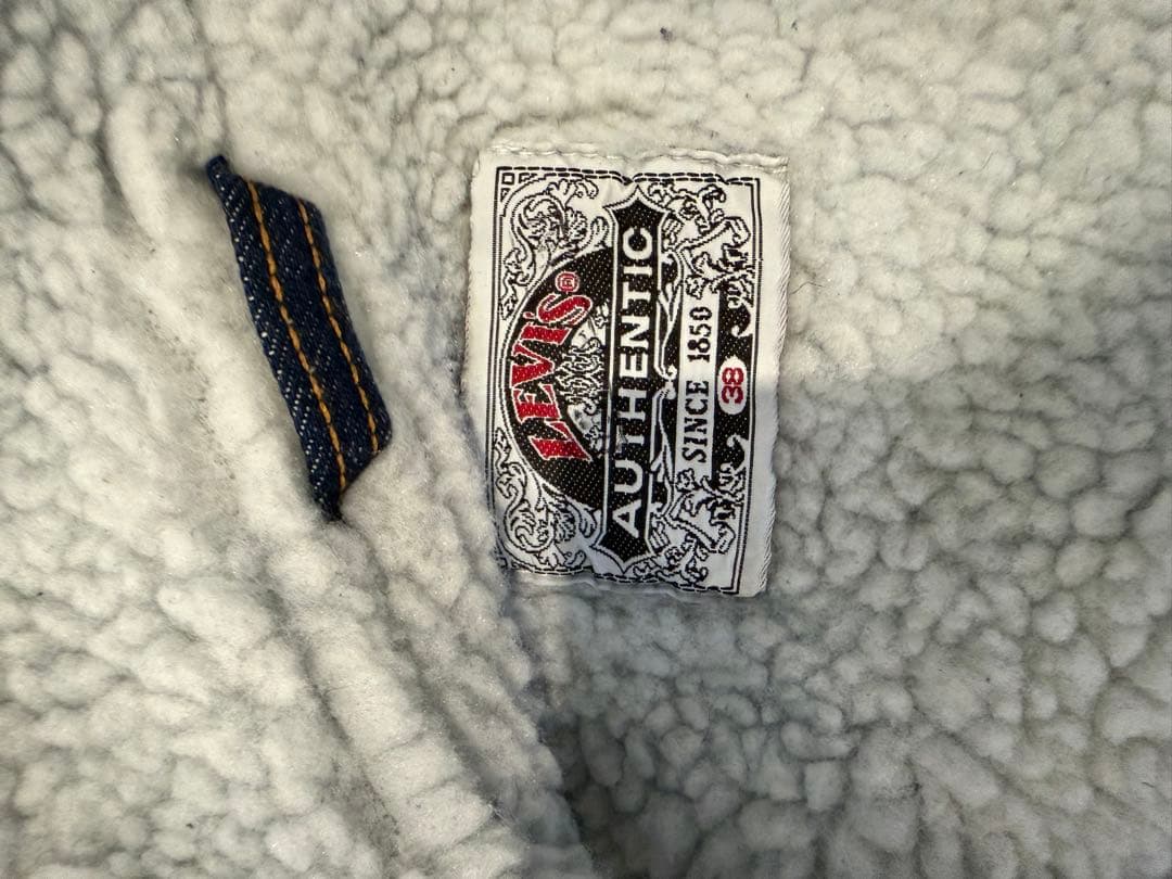 LEVI’S ボア付きダークブルーデニムジャケット