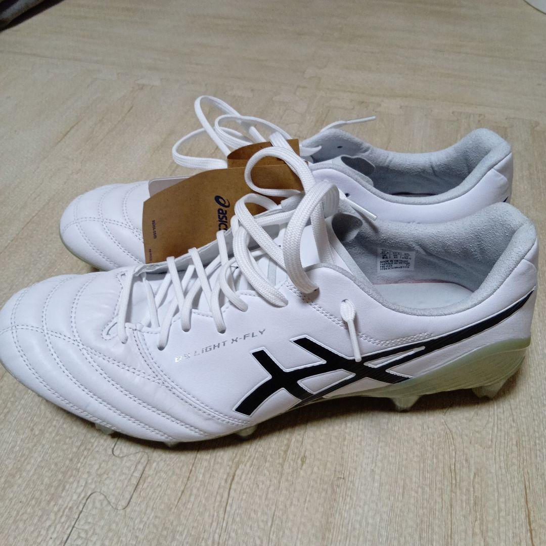 ASICS DS LIGHT XFly5 ホワイト サッカーシューズ