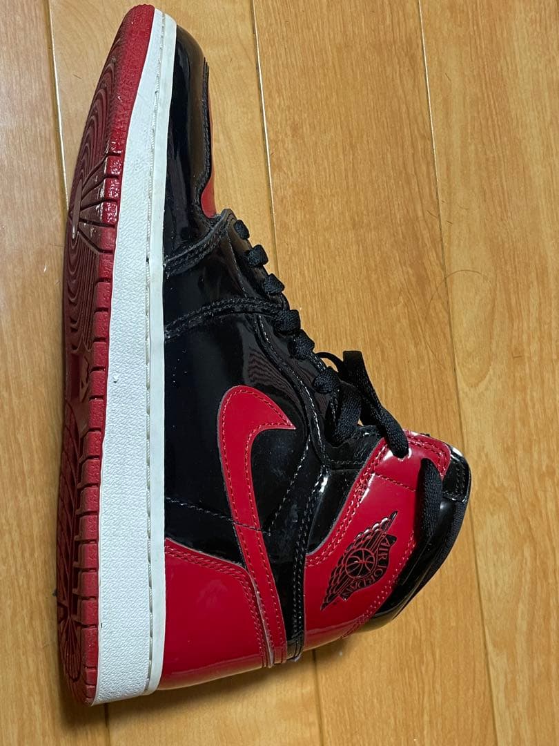 パテントブレッド　Nike Air Jordan 1 赤黒