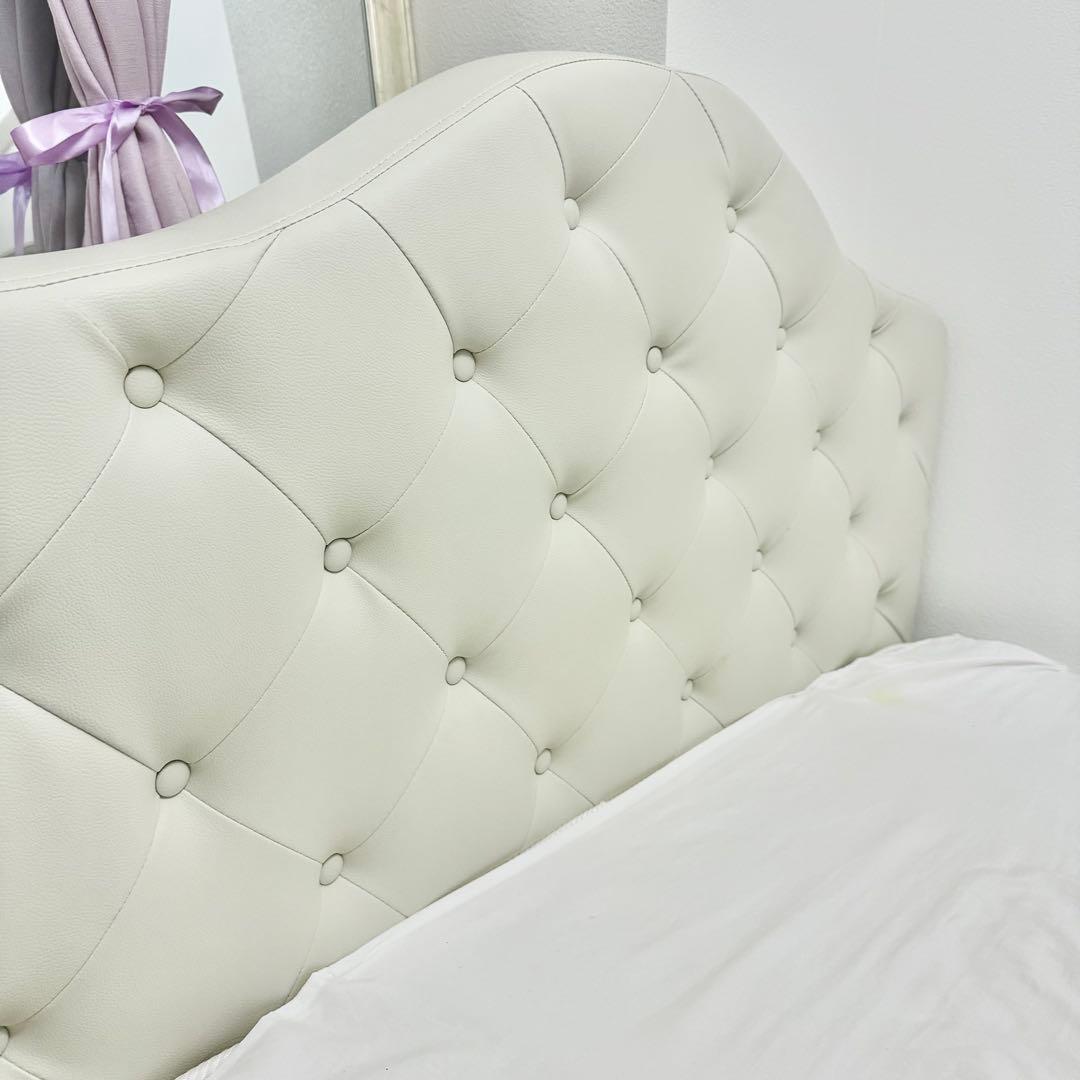 姫系レザー調　セミダブルベッドフレーム　ホワイト