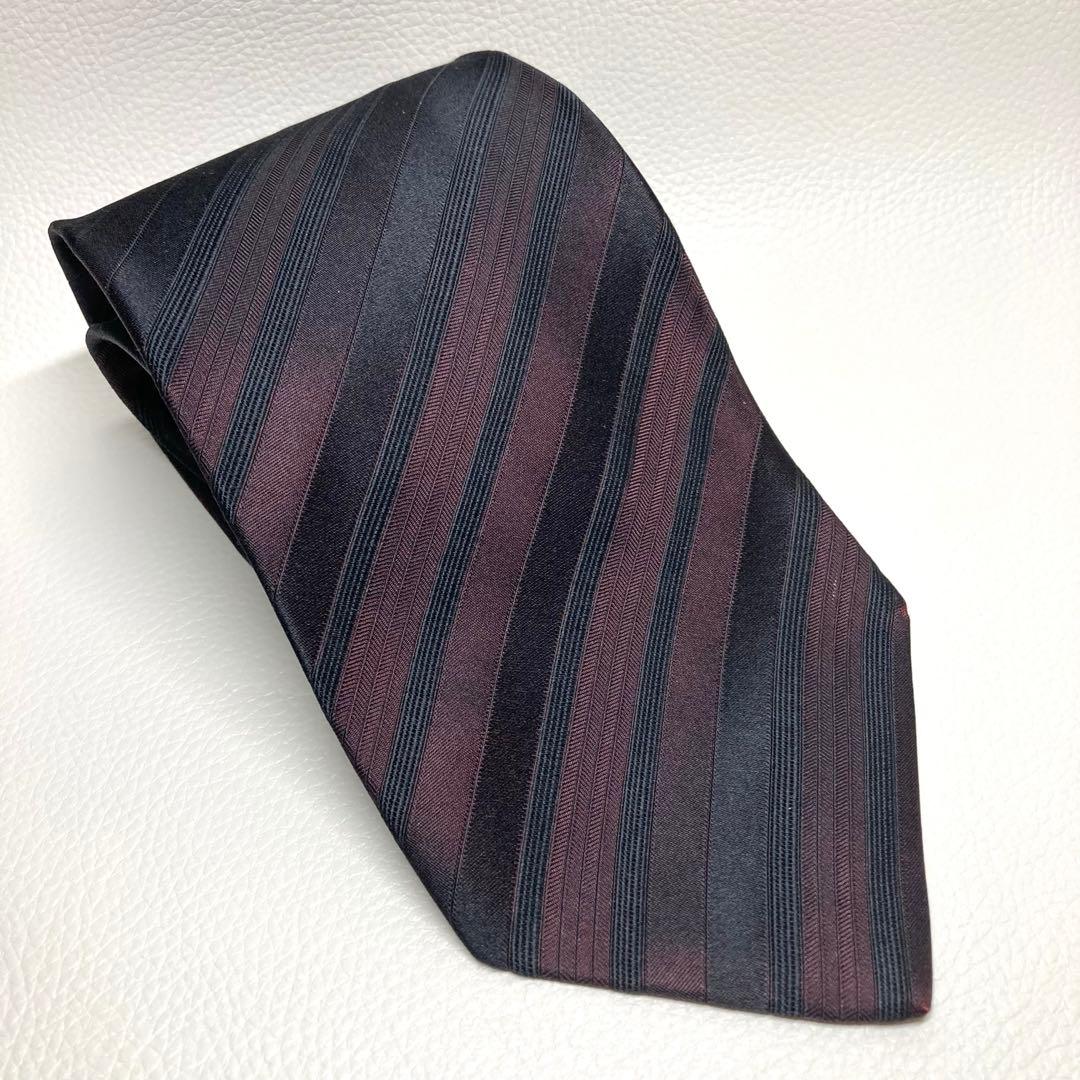 【美品】ドルチェ＆ガッバーナ　ネクタイ　ブラック　レジメンタルストライプ　光沢