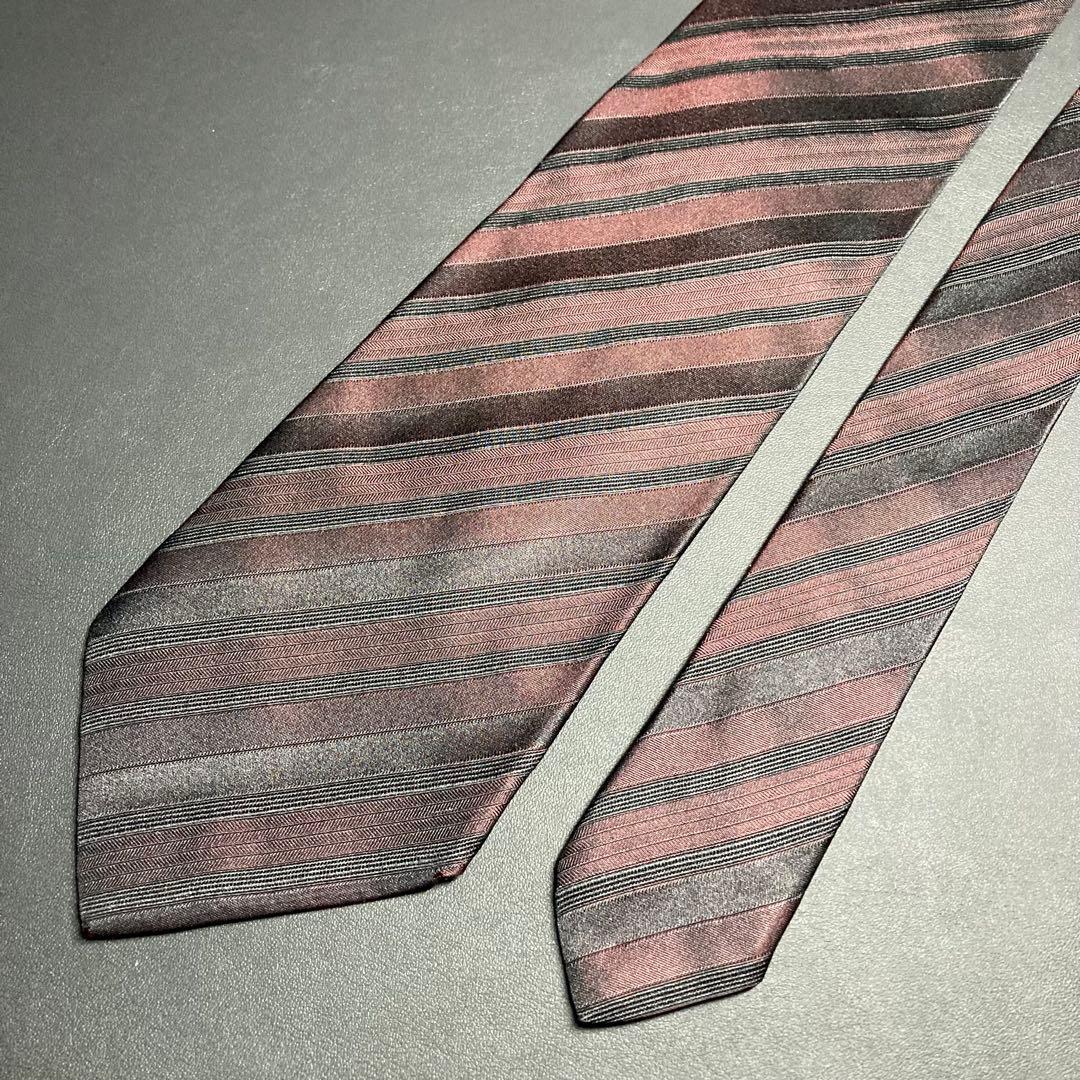 【美品】ドルチェ＆ガッバーナ　ネクタイ　ブラック　レジメンタルストライプ　光沢