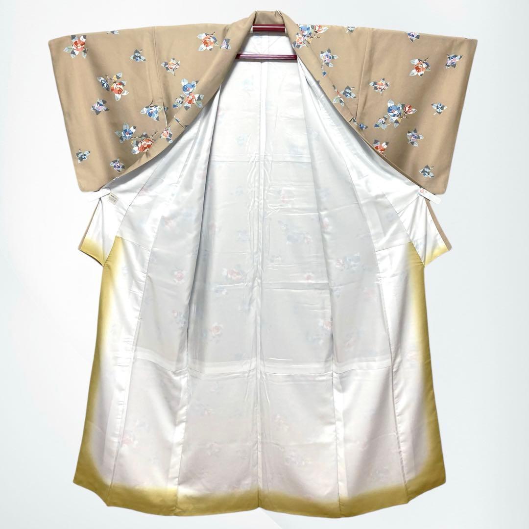 【美品✨】東レシルック　さんび　洗える着物　小紋　香色　椿柄　花文　袷　O5