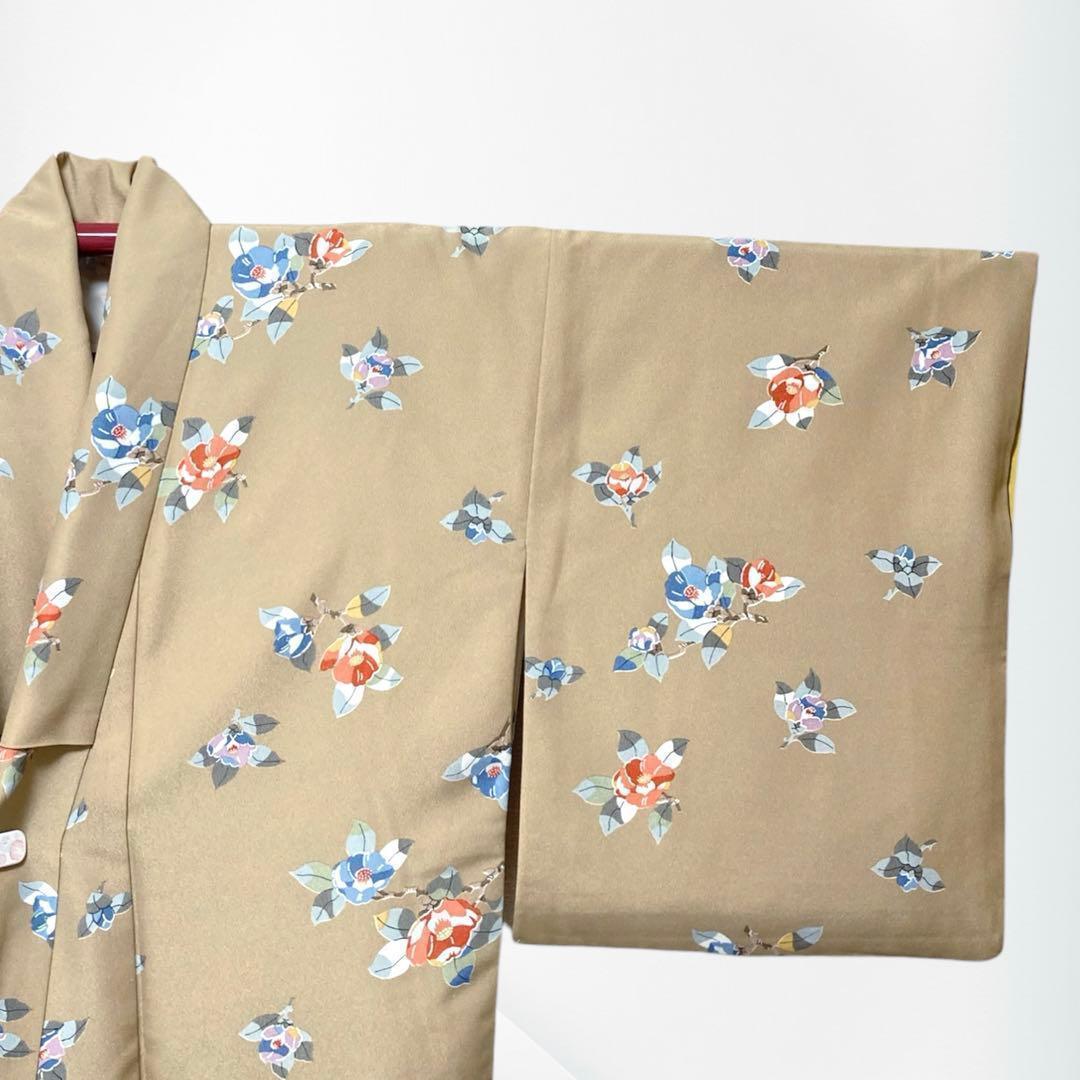 【美品✨】東レシルック　さんび　洗える着物　小紋　香色　椿柄　花文　袷　O5