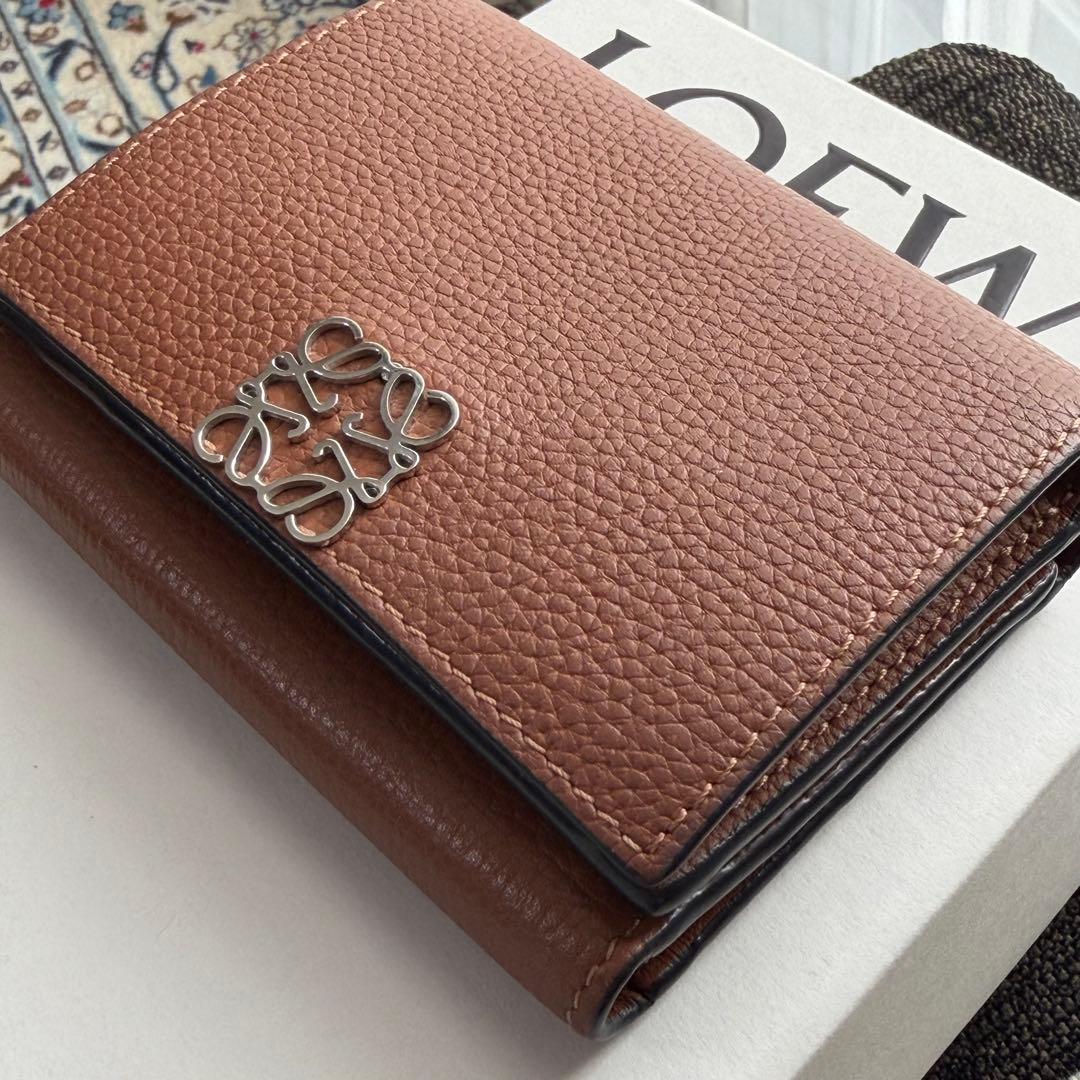 LOEWE 折り財布 コンパクト財布 ブラウン　アナグラム