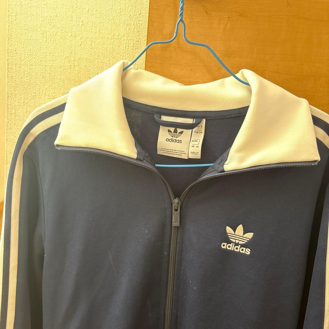 adidas ネイビー ジップアップジャージ
