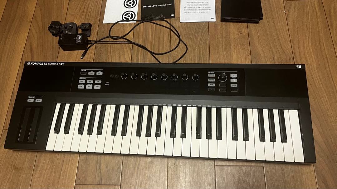 KOMPLETE KONTROL S49 MIDIキーボード