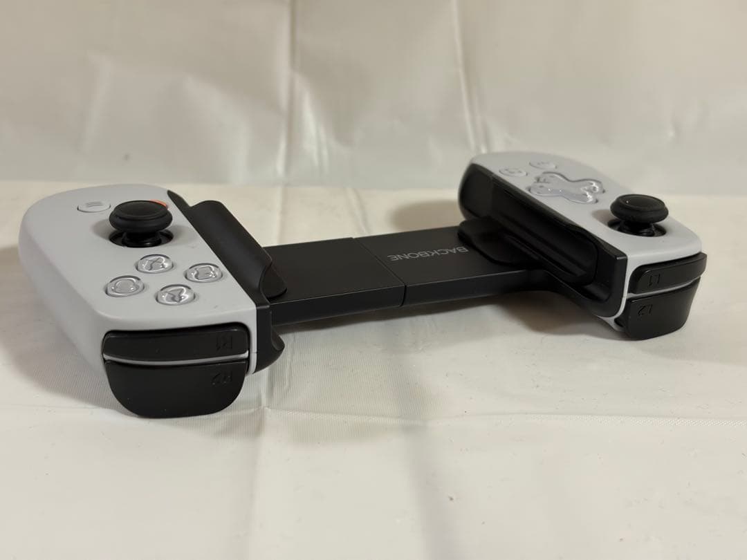 Backbone One [PSホワイト] Lightningコネクタ