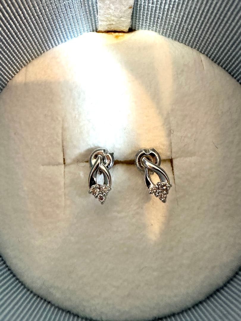 4°C PT900ダイヤモンド付きペアピアス