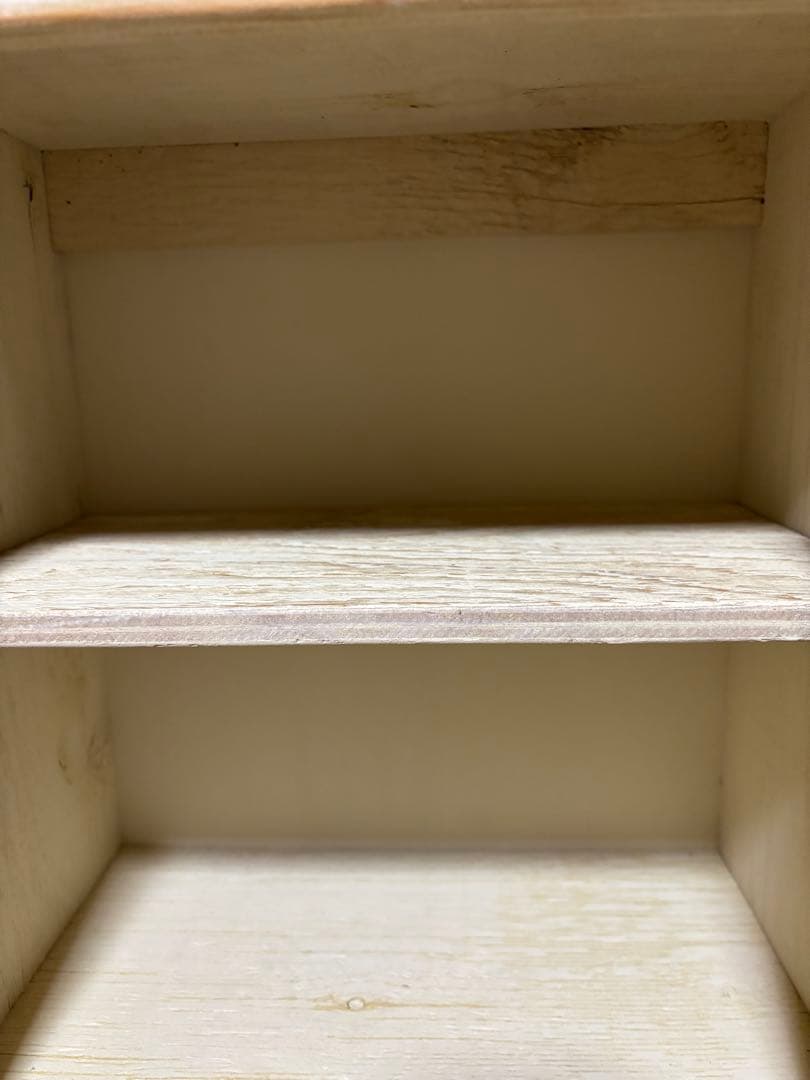 アンファン　シャビーホワイトなミニキャビネット