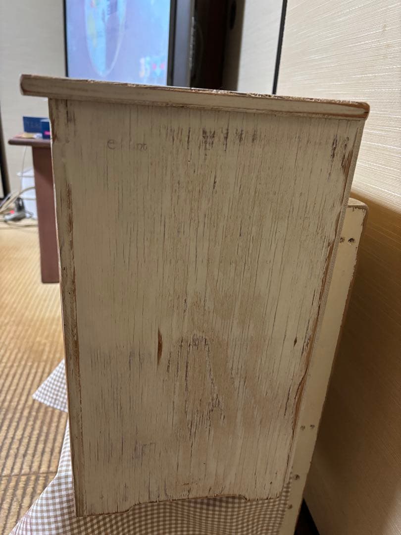 アンファン　シャビーホワイトなミニキャビネット