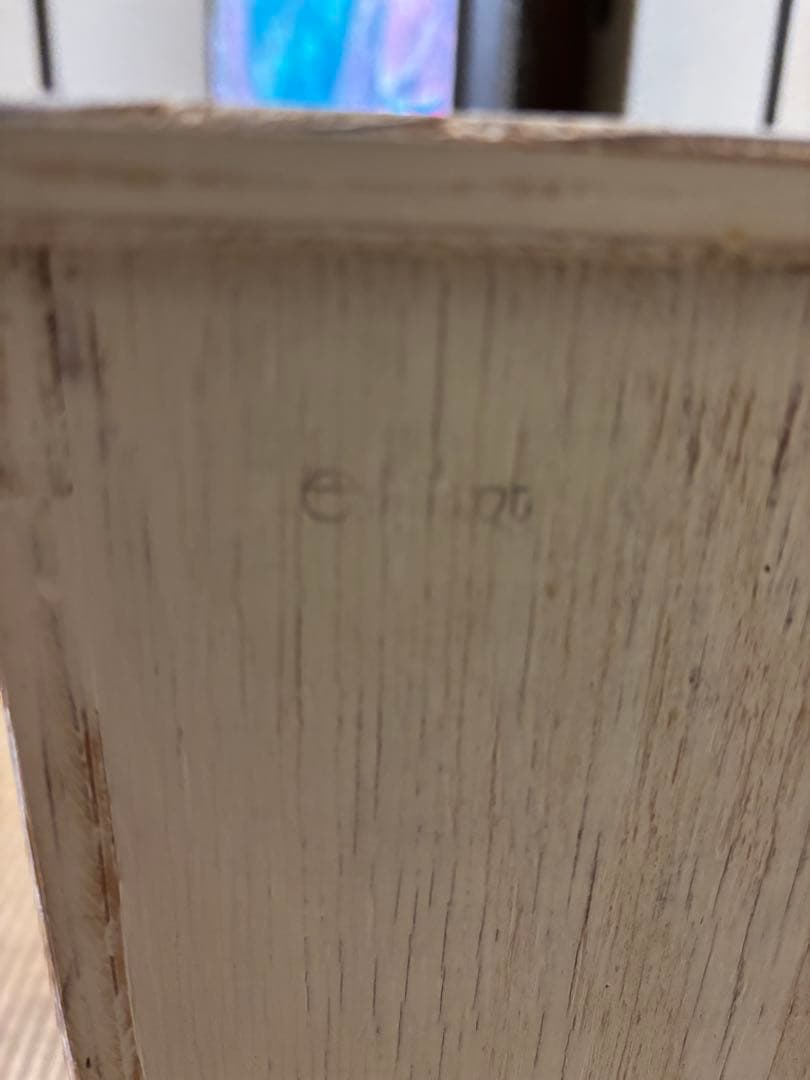 アンファン　シャビーホワイトなミニキャビネット