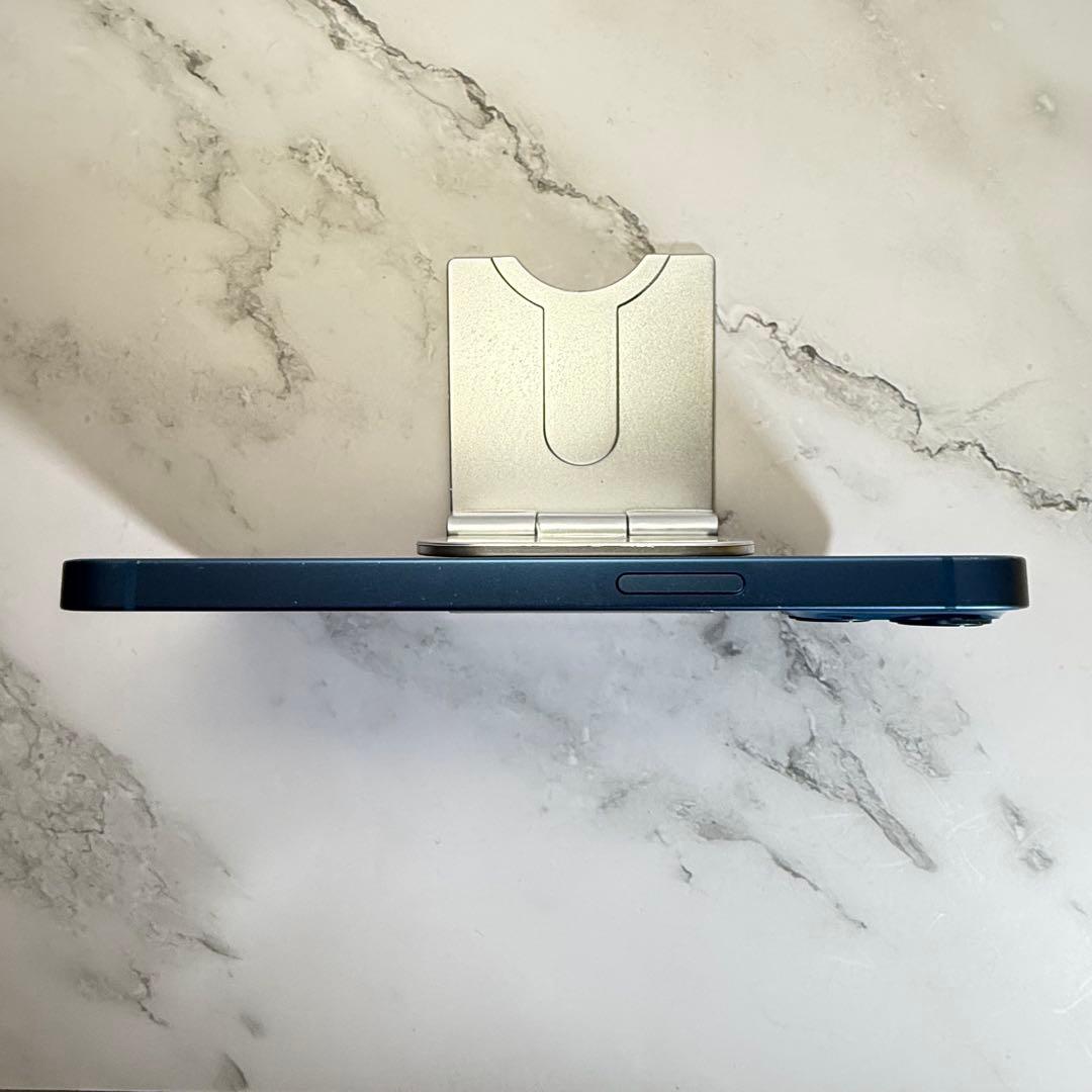 ★極美品　iPhone 13 256GB SIMフリー 新品バッテリー100%