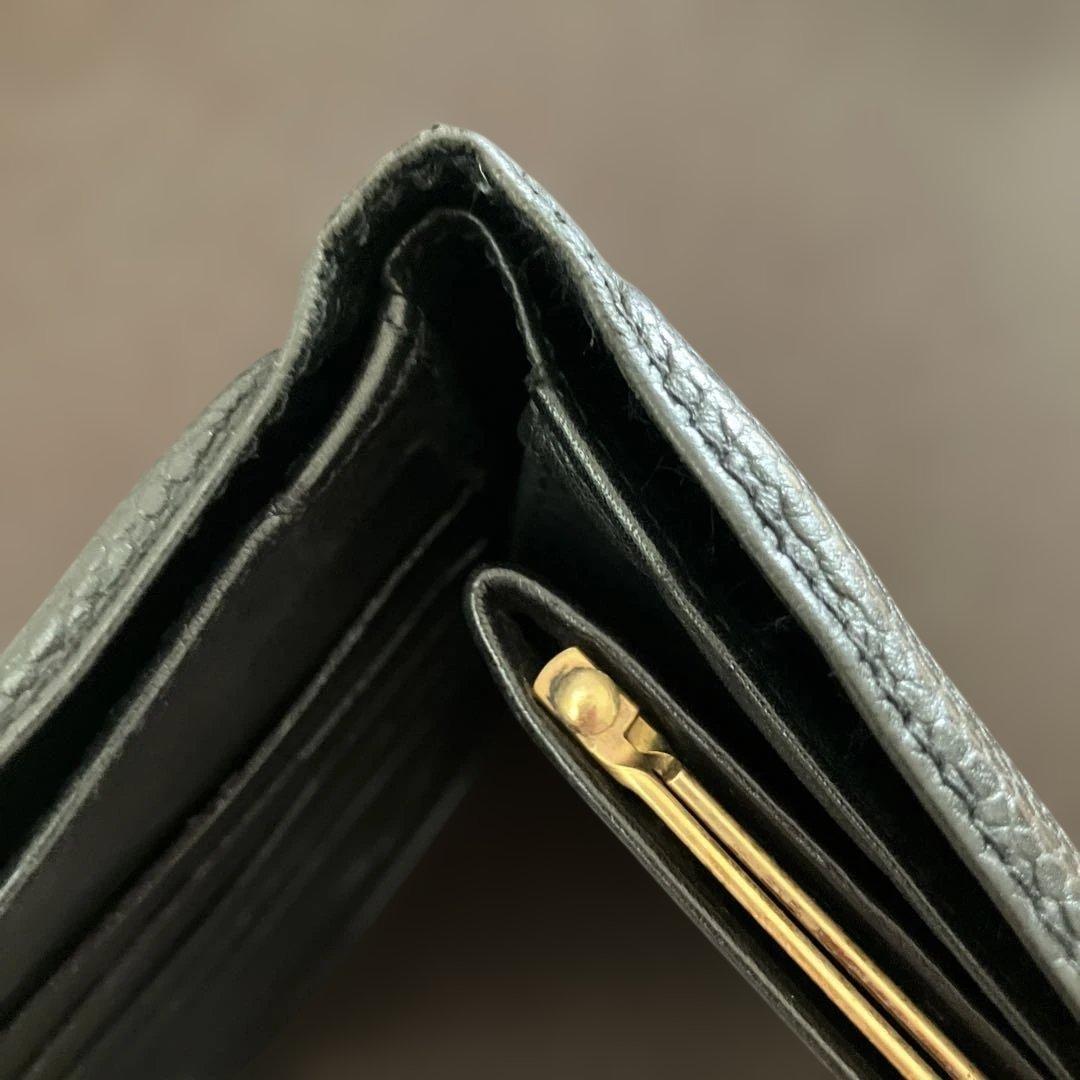 CHANELキャビアスキン財布