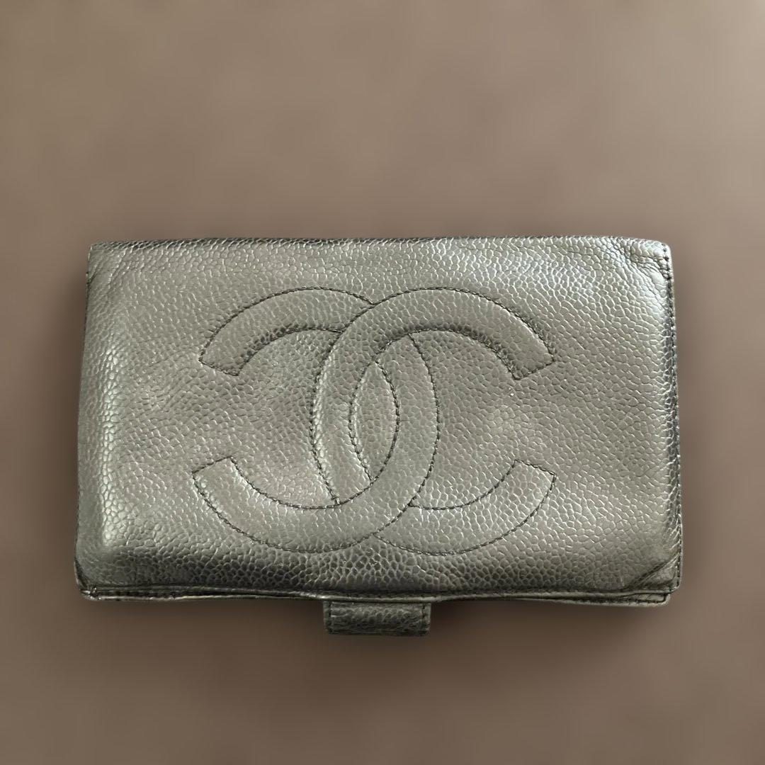 CHANELキャビアスキン財布