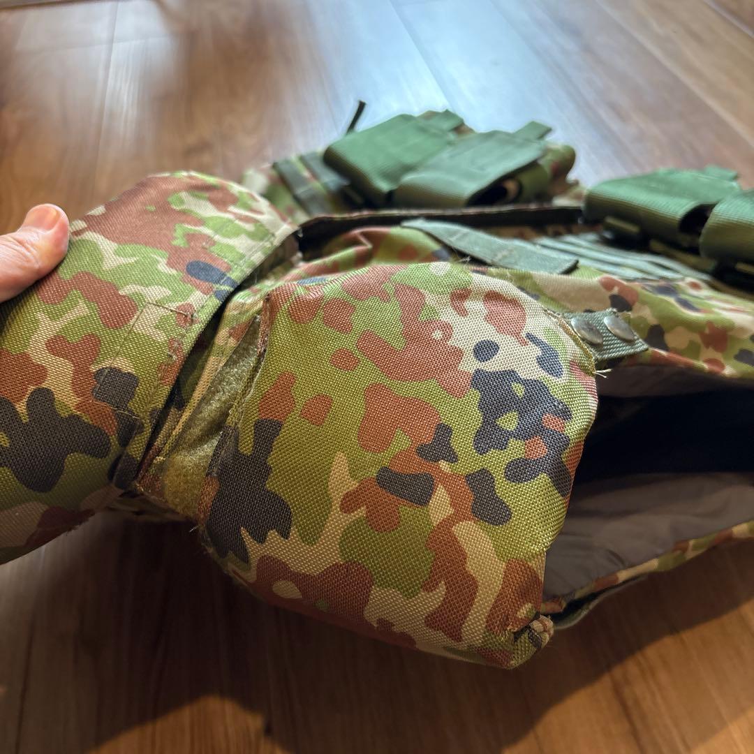 陸上自衛隊 防弾チョッキ2型　レプリカ　マガジンポーチ4個付　タクティカルベスト