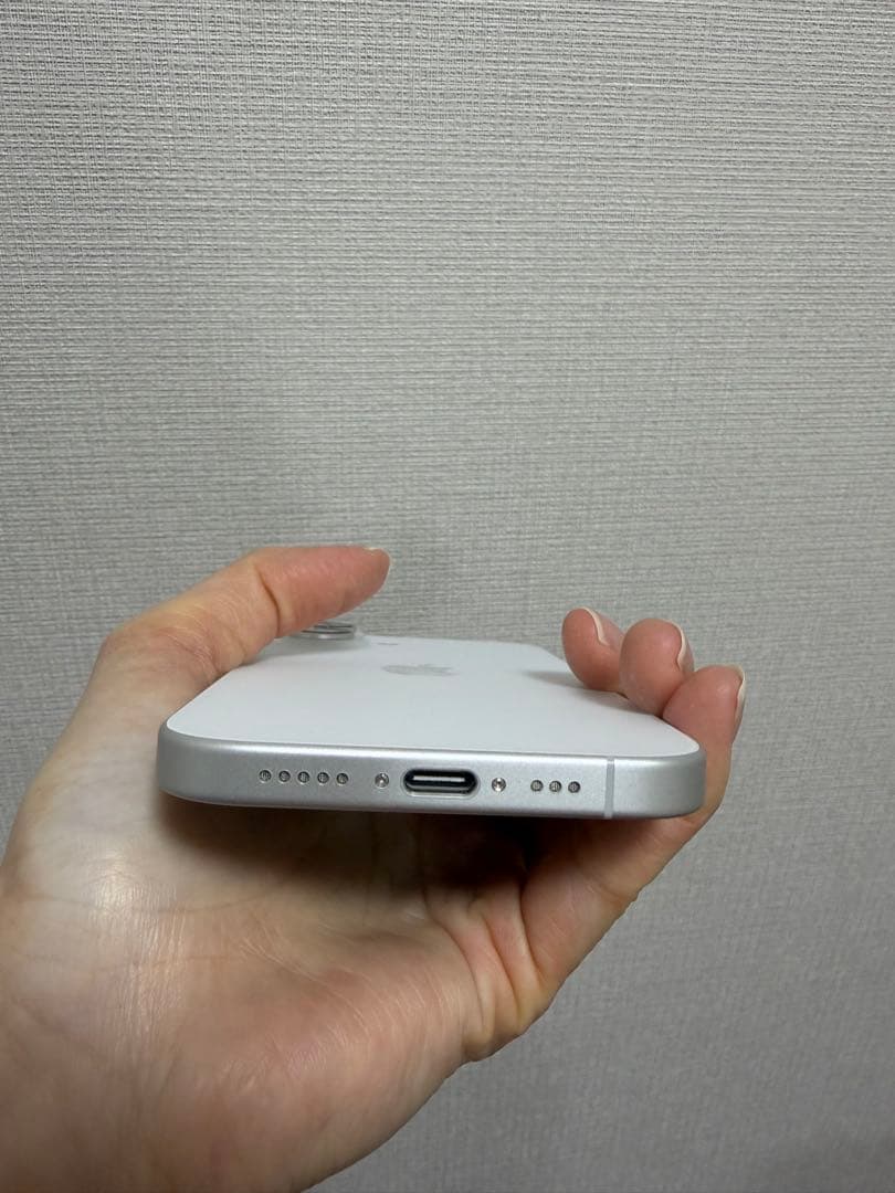 【美品】Apple iPhone16 ホワイト 本体 128GB