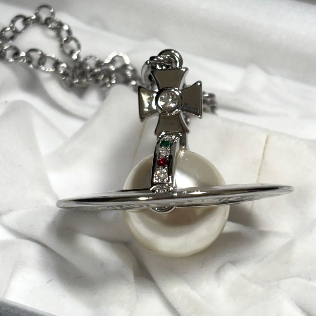 未使用級　正規品　ヴィヴィアンウエストウッド　3Dオーブロングネックレス