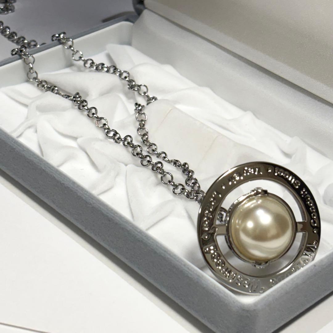 未使用級　正規品　ヴィヴィアンウエストウッド　3Dオーブロングネックレス