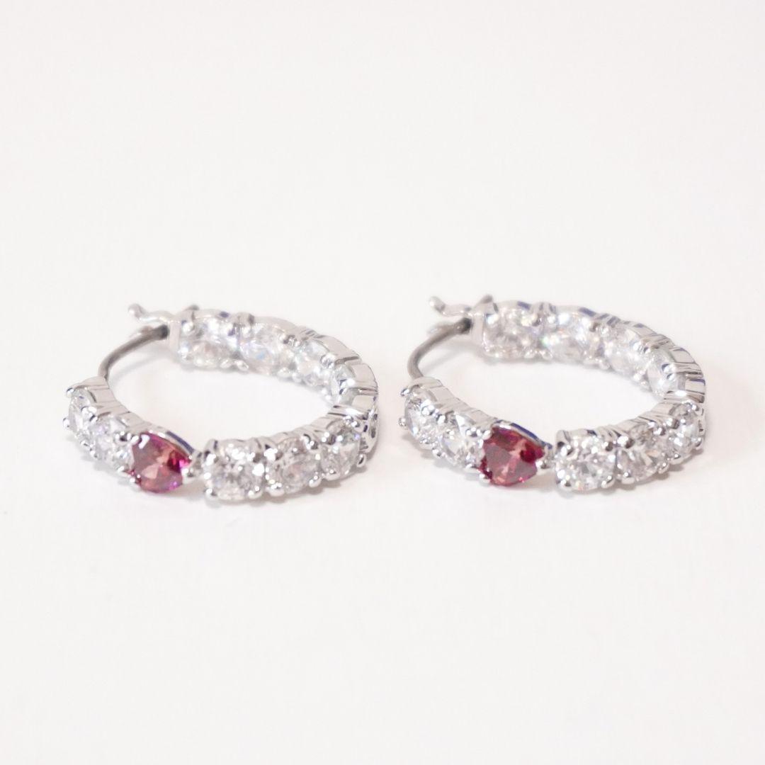 スワロフスキー LOVE ピアス