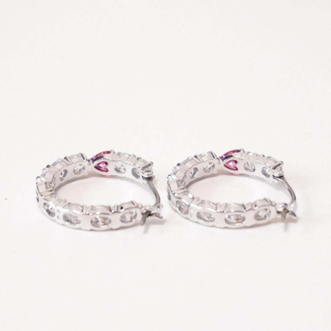 スワロフスキー LOVE ピアス