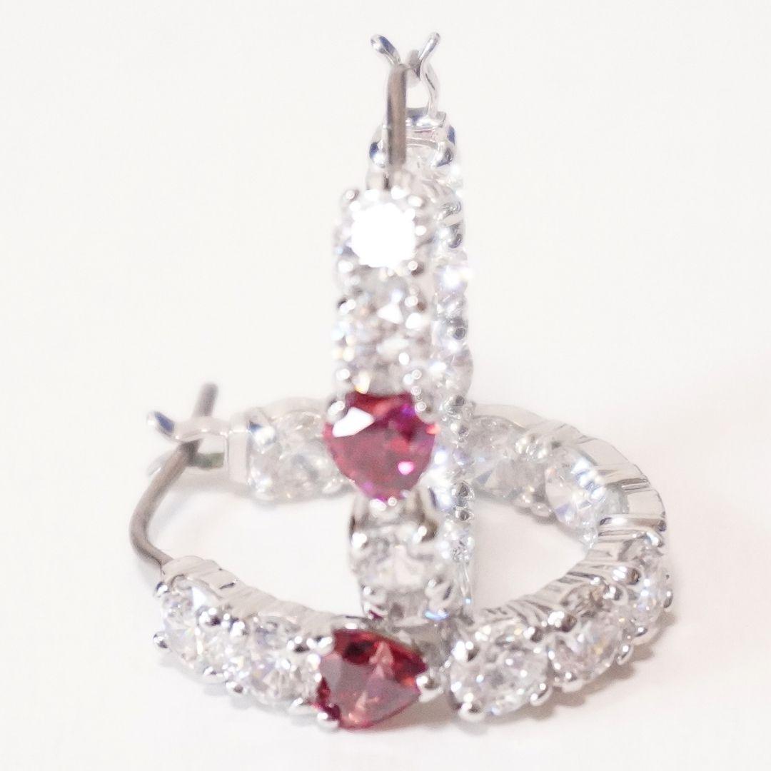 スワロフスキー LOVE ピアス