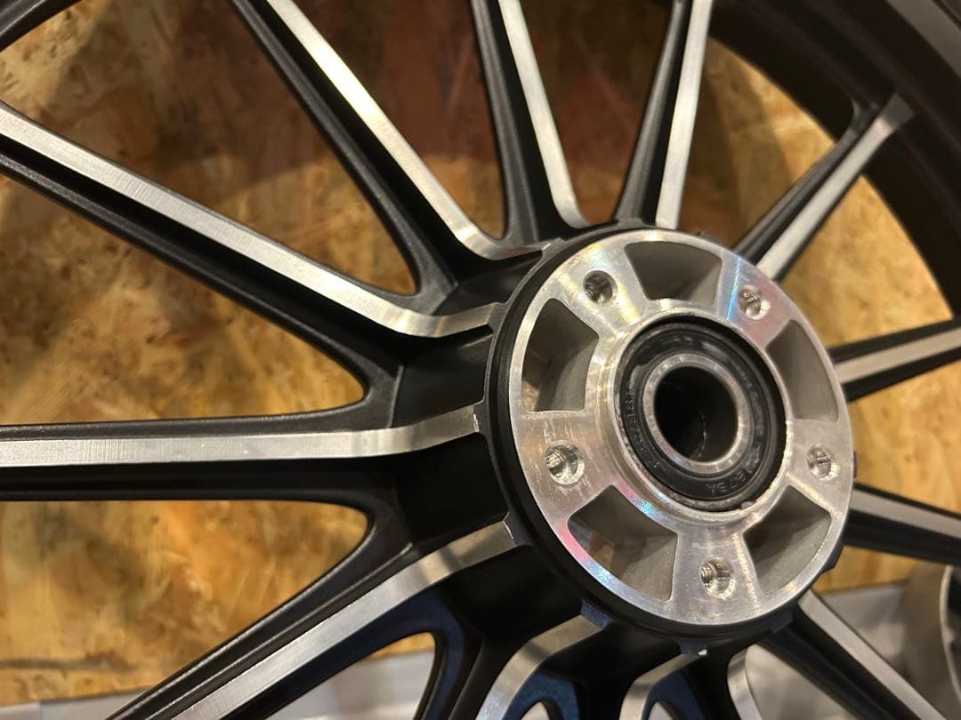 みっく出品　スポーツスター 2014 フロントタイヤホイール