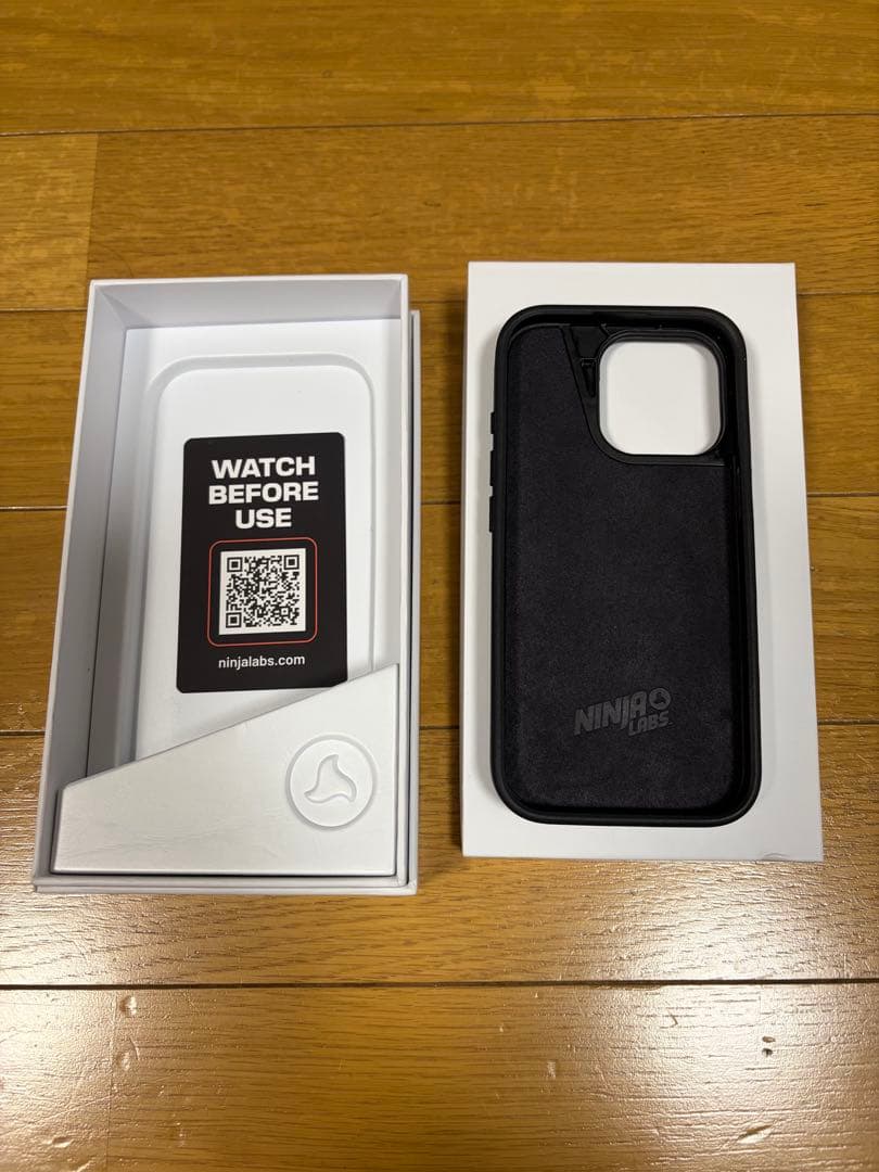 新品同様 NINJA LABS ケース ブラックiPhone17
