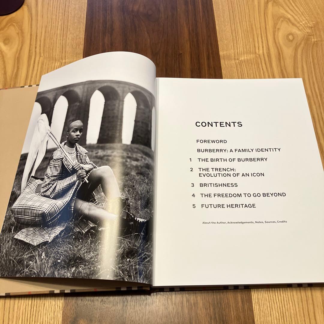 \"Burberry \" アスリーヌ（Assouline）出版社