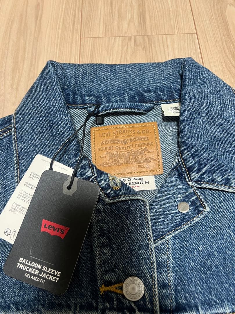 新品 Levi’s/SLOBE別注 BALLOON SLEEVE TRACKER