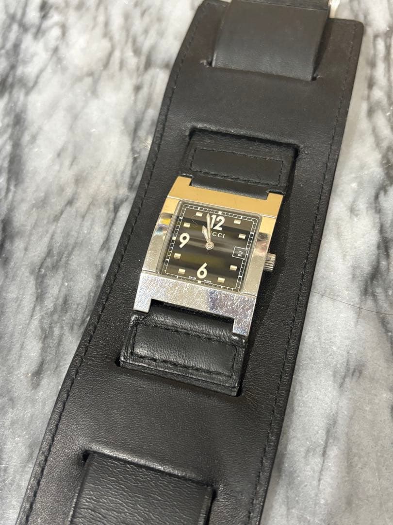 GUCCI 腕時計 7700M レザーベルト 黒