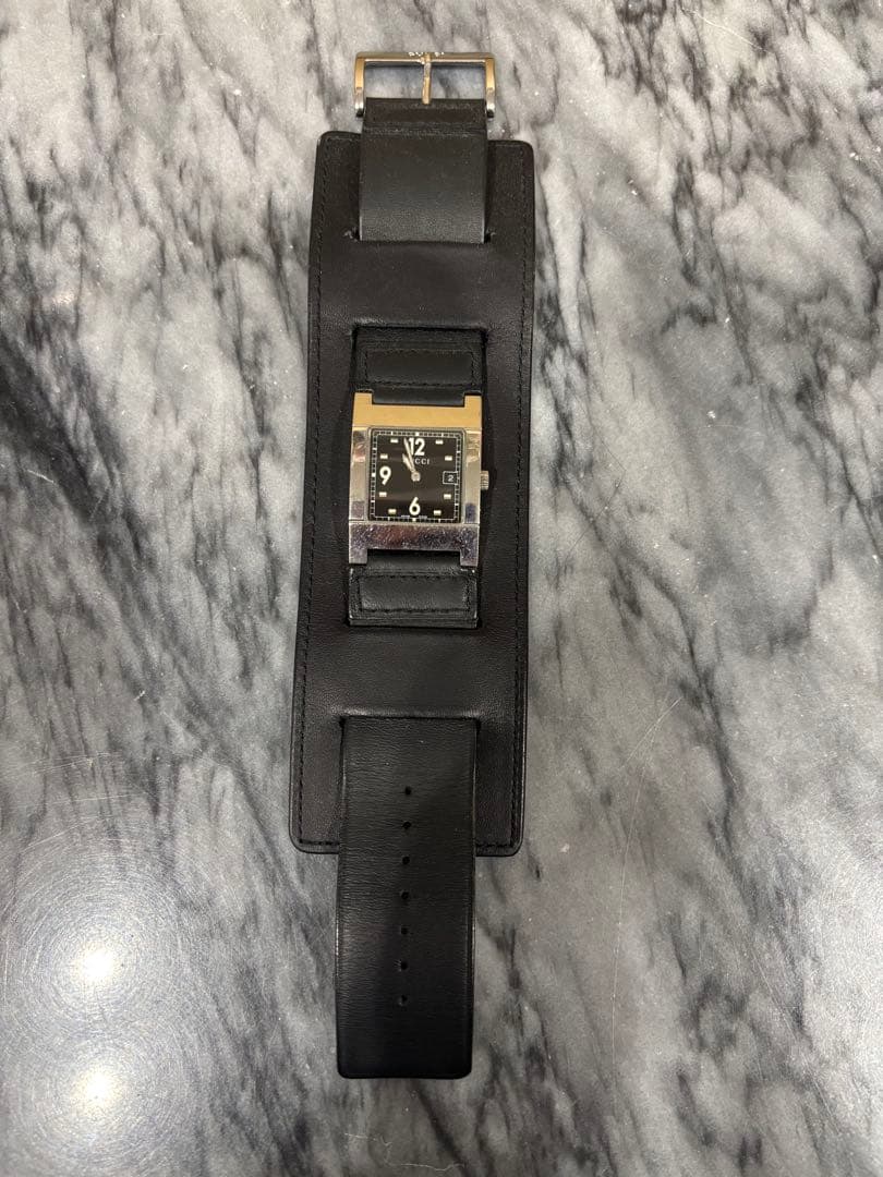 GUCCI 腕時計 7700M レザーベルト 黒