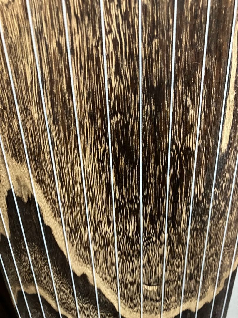 値引き！お琴 縁取り葉 ￼並甲 すだれ彫り 舌に金蒔絵が綺麗と見栄えと音色の良い