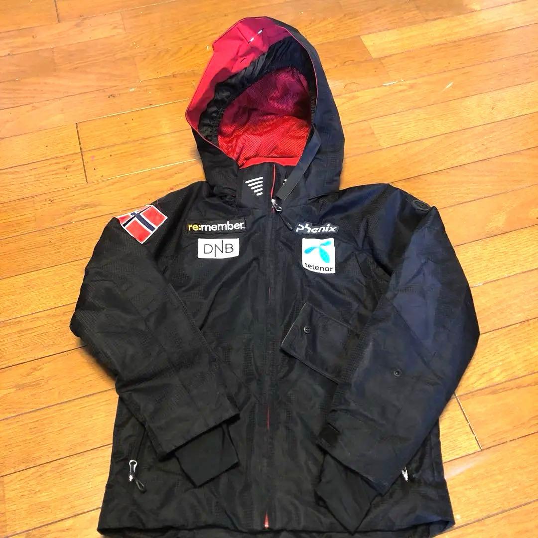 一度使用だけ❣️美品❣️子供用スキーウェア(上下セット)140cm おまけ付き