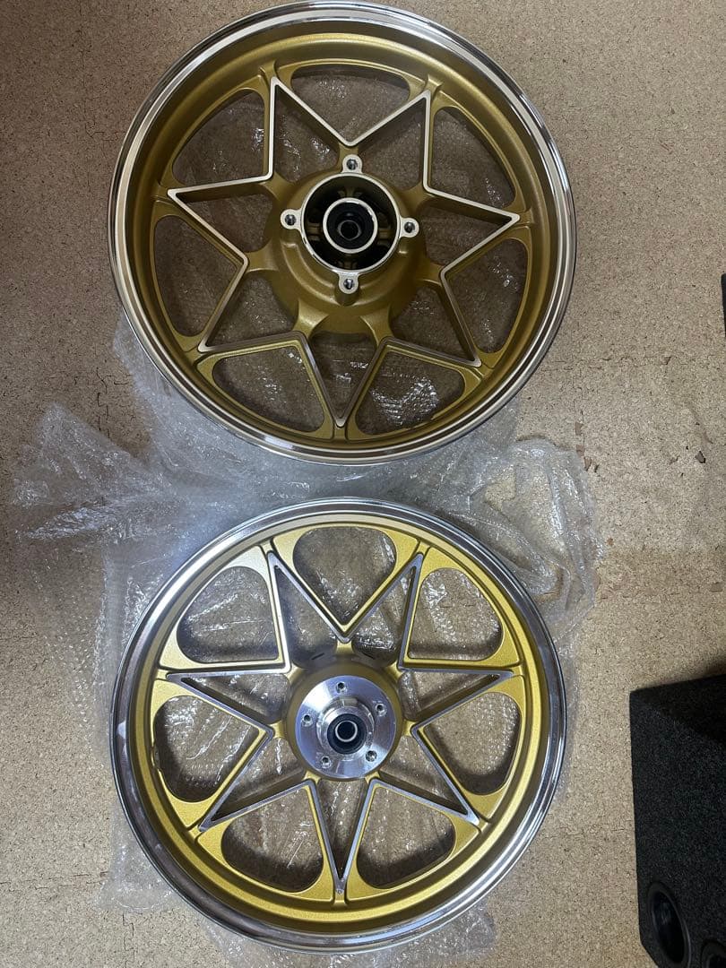 ゼファーχ ゴールドキャストホイール前後セット　新品未使用品‼️