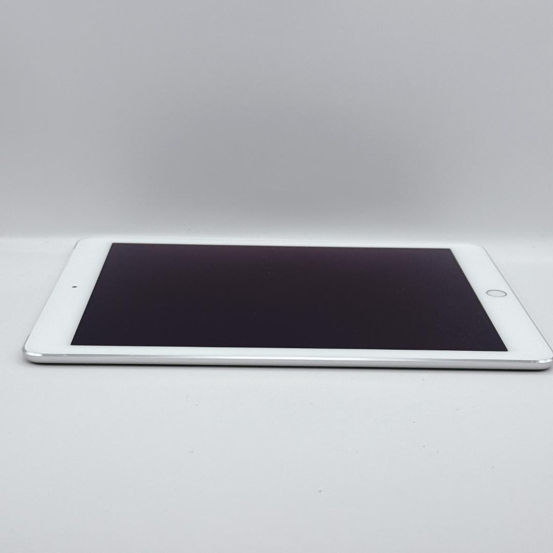 【美品】iPad Air 2 64GB Wi-Fiモデル MGHY2J/A