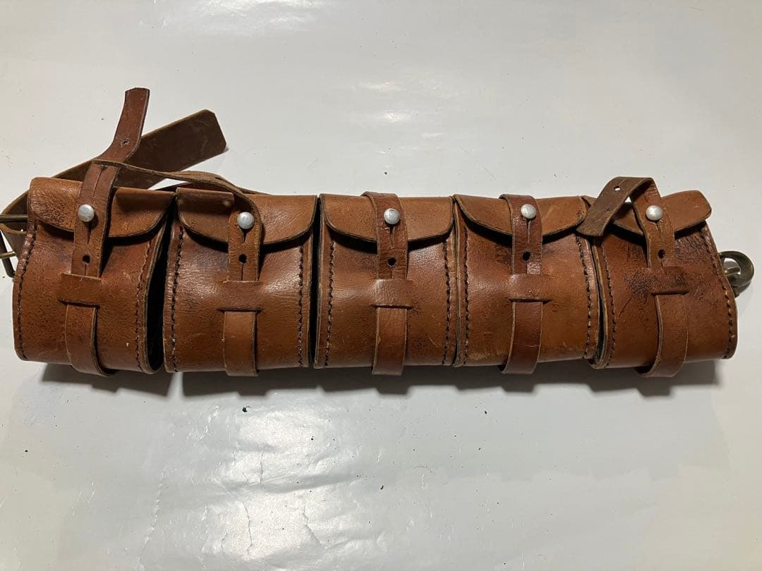 スウェーデン軍　5連　レザー　バンダリア　カオスポーチ　実物　官給品　50's
