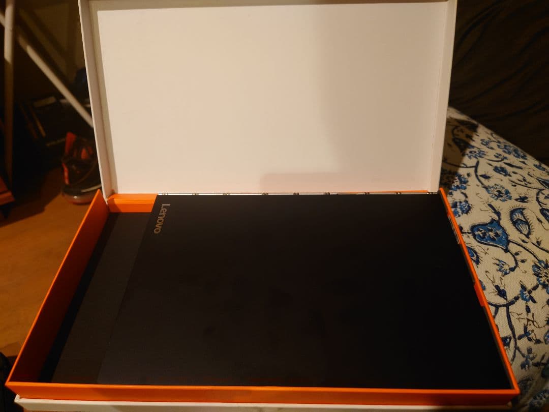Lenovo Yoga Book（ヨガブック）純正箱・動作確認済み