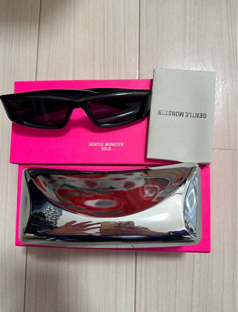 GENTLE MONSTER BOLD ブラックサングラス