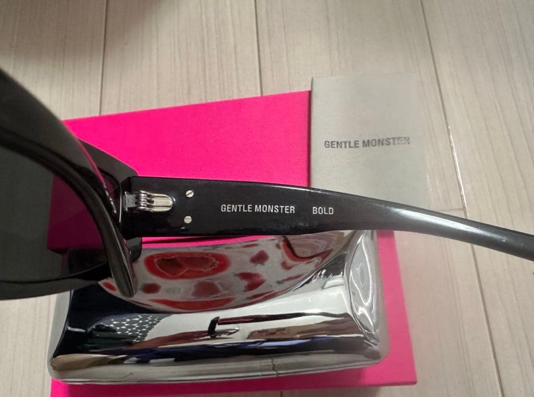 GENTLE MONSTER BOLD ブラックサングラス