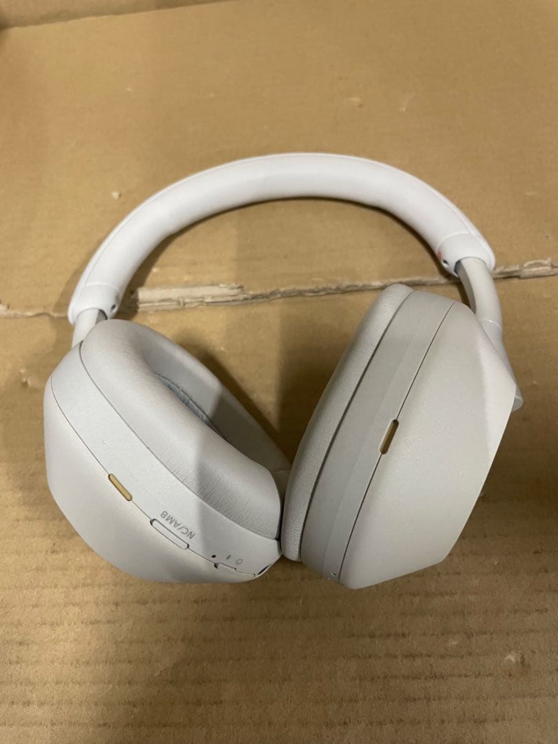 ソニー　ワイヤレスノイズキャンセリングステレオヘッドホン WH-1000XM5