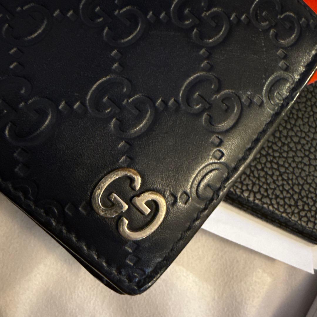 グッチ二つ折り財布