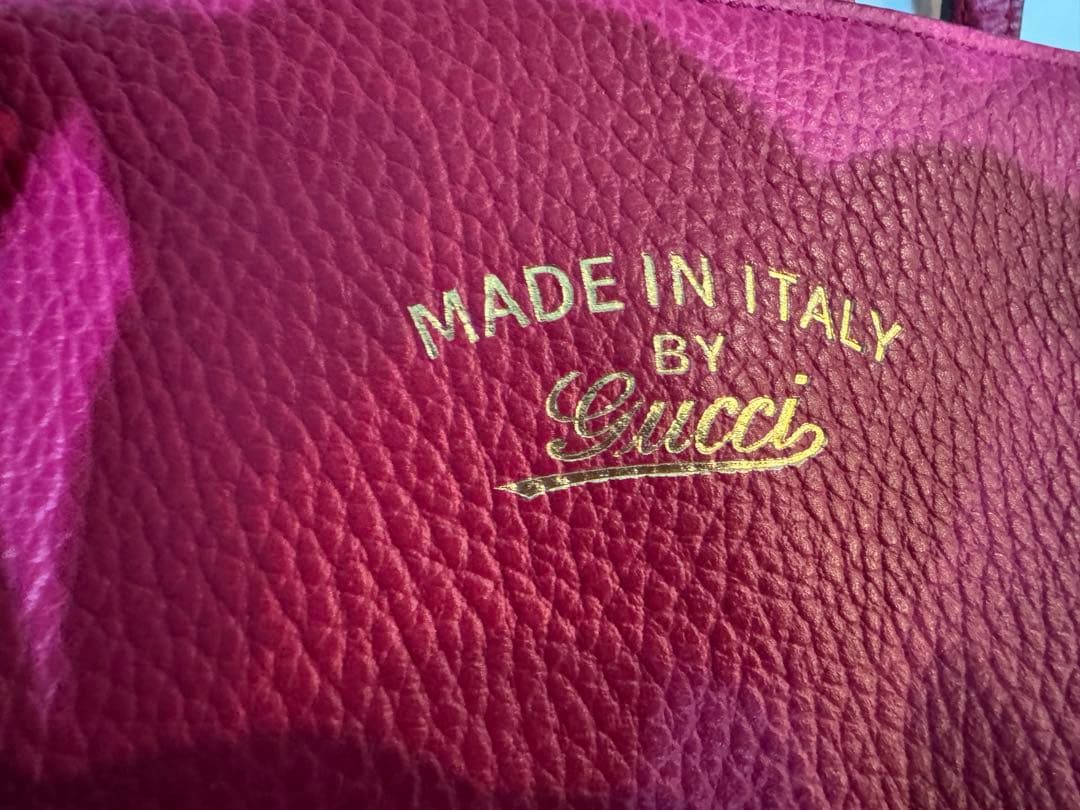 Gucciレザーピンク トートバッグA4入ります保存袋付き