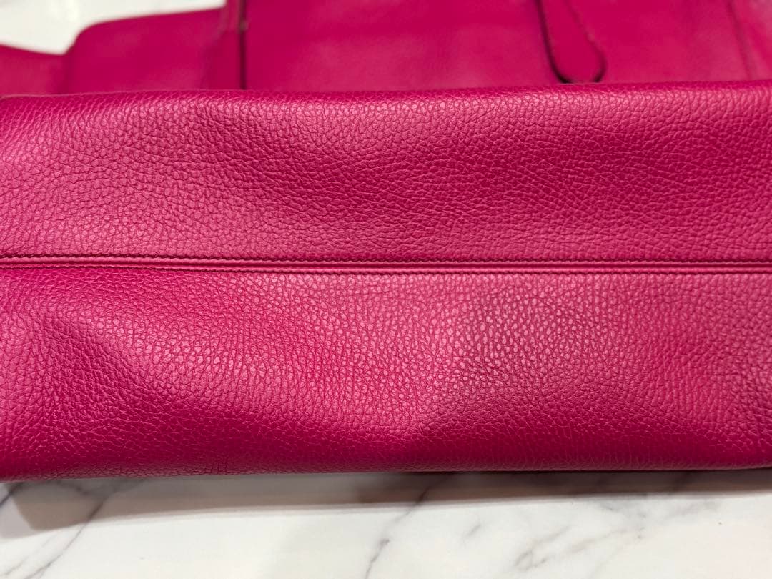 Gucciレザーピンク トートバッグA4入ります保存袋付き